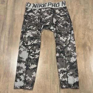 Nike Pro Camo Leggings